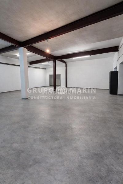 Foto cd3a8528-cf85-42c9-a21a-bd09ec1d9d57. Local comercial a Centre Sant Boi de Llobregat