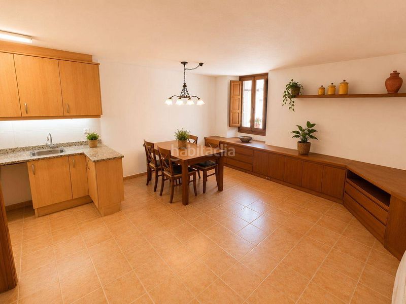 Foto e9ca2f25-b3a6-4e1b-bd39-5d4d29b712da. Casa aparellada amb calefacció aparcament a Nucli Urbà Argentona