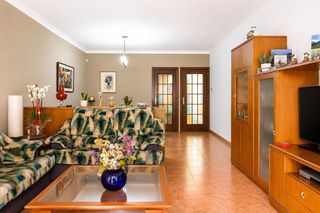 Pis a Centre. Amplio piso de 5 habitaciones en segunda línea de mar