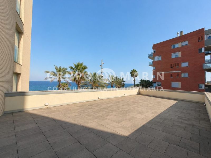 Foto f4594523-22f3-46fc-bbc0-684060b1a861. Pis amb calefacció aparcament piscina a Port Badalona