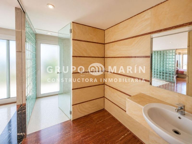 Foto f33de440-2773-40f3-a202-df05a9d9cd1a. Casa amb calefacció aparcament piscina a Mas Ram Badalona
