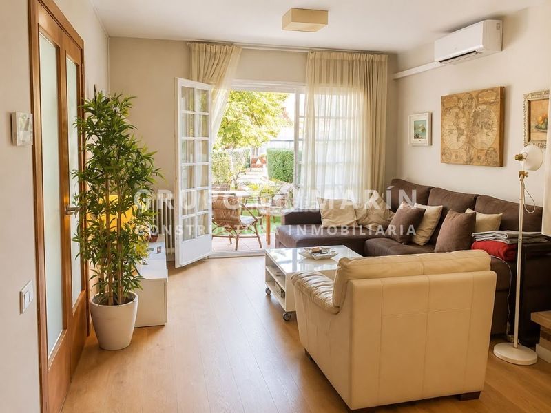 Foto 4c2c54d9-2a3f-49bd-8f41-d7807f5c4b73. Casa aparellada amb calefacció aparcament a Sector Est Premià de Mar
