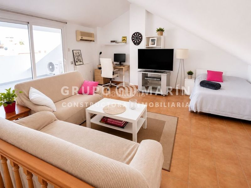 Foto a7232a28-a5f1-4761-be45-ed0146a2a983. Casa aparellada amb calefacció aparcament a Sector Est Premià de Mar