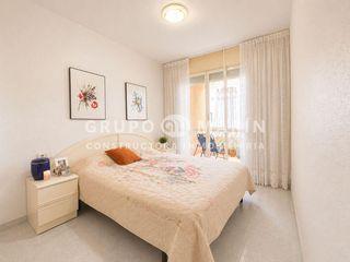 Flat in Masnou Alt. Amplio piso con piscina comunitaria en el masnou