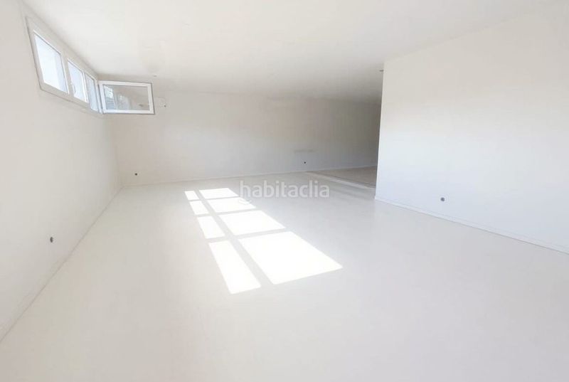 Foto f23bcd98-c8aa-4033-a115-8f0e3d508a70. Planta baixa a Tiana