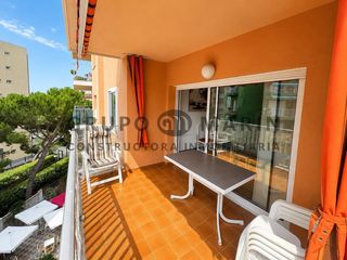 Pis  Carrer josep trueta. Magnífica vivienda, muy luminosa y con una distribución cómoda e