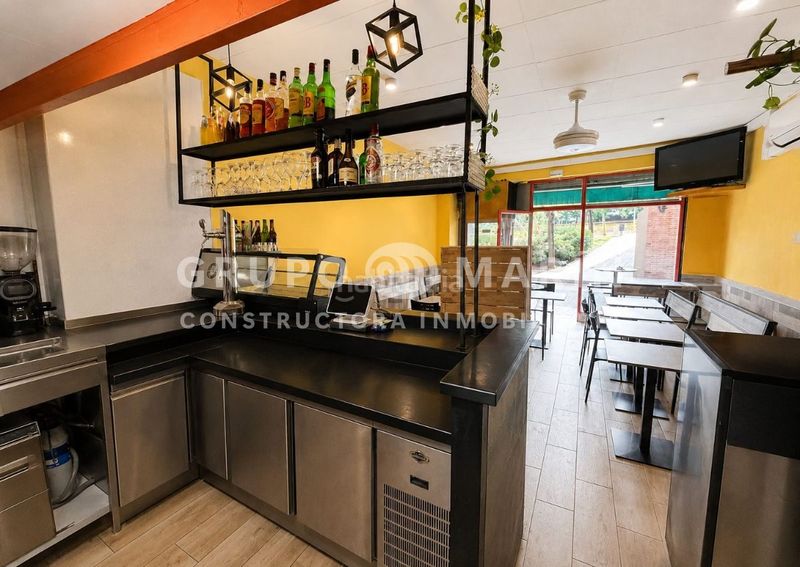 Foto c4e3ea1b-57f0-4f3d-82c2-da39ac2ce3e2. Local comercial a Horta Barcelona