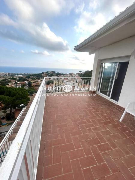 Foto 4f423f15-7b30-48a0-b52d-5f39a58bcfbe. Casa in Premià de Dalt