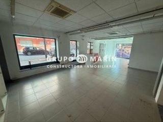 Planta baixa  Carrer de ramon y cajal. Local y vivienda esquinera en premia de mar