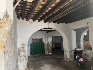 Local Comercial en Ayuntamiento-Barrio Alto. Casco de bodega, techos antiguos