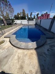 Casa a Callejón del hato 1. Casa con piscina, se puede hipotecar