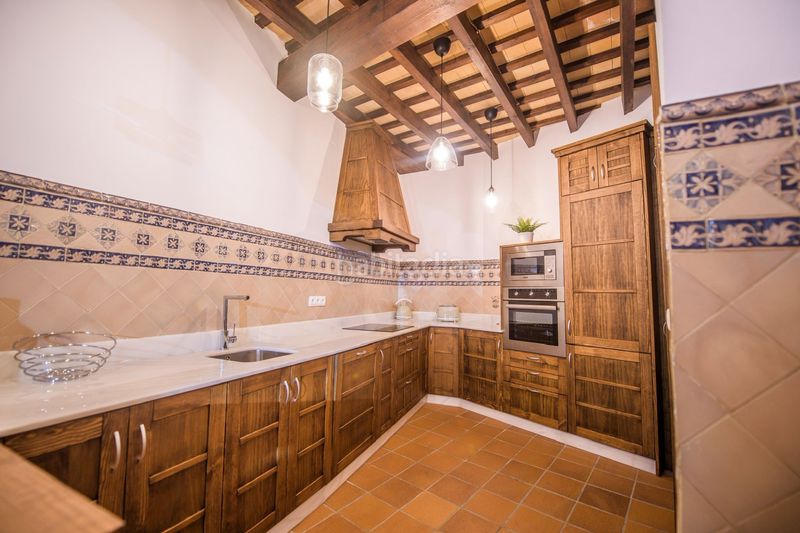 Foto e3a8399c-bec4-42d6-a081-0dbc718cbad7. Casa amb xemeneia calefacció a Ayuntamiento-Barrio Alto Sanlúcar de Barrameda