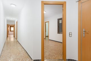 Piso  Carrer d'irlanda. Vivienda alquilada contrato en vigor