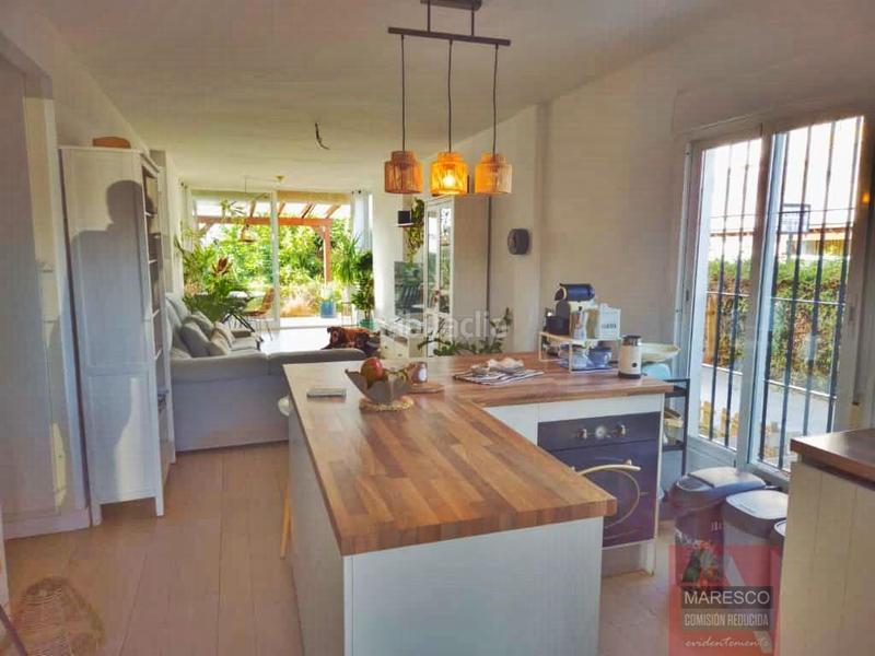 Foto 4cc1465e-2fb8-4e0b-bed2-766ecd9cb6e4. Piccolo appartamento con piscina in El Faro de Calaburra - Chaparral Mijas