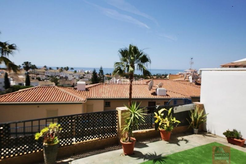Foto f5a66f0e-6b03-44c5-9707-9ff79f7e15b3. Piso costapiso en El Faro de Calaburra - Chaparral Mijas