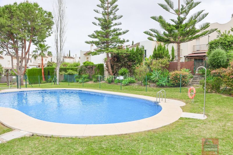 Foto e8fa1bb0-a649-40cb-8912-54a7184e70f7. Casa adossada amb aparcament piscina a campo de Mijas Mijas