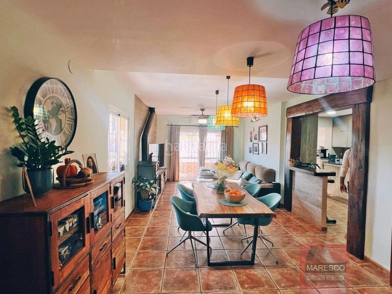 Foto 087d2059-a6e6-45bf-8ce0-1cdb22fc8e40. Casa adossada amb aparcament piscina a Los Ríos Mijas