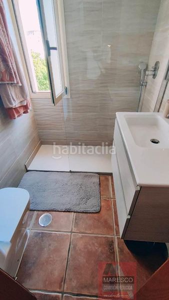 Foto 200a0c3e-1ea7-4de1-9f5d-f5a7e1e801b7. Casa adossada amb aparcament piscina a Los Ríos Mijas