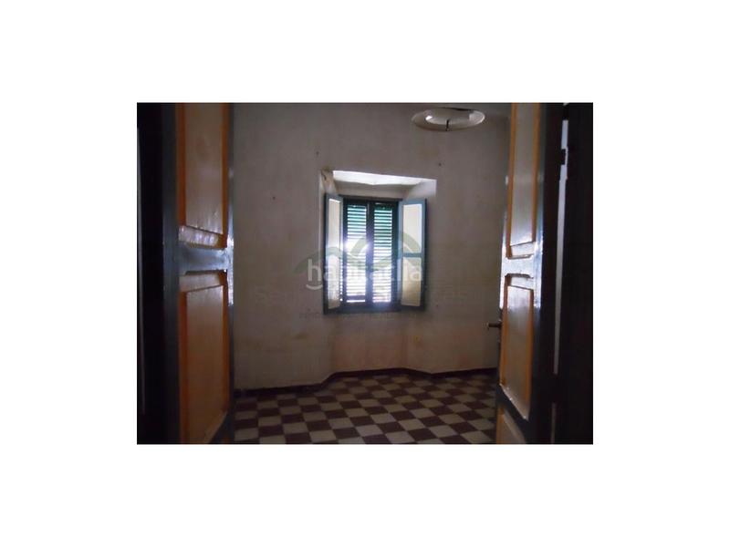 Foto 4fcdd5ac-142c-4b7b-8cc9-6dbe5f956e08. Edifici a Jimena de la Frontera