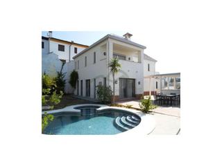 Maison à Casco Histórico. Casa, jardin, piscina, sauna, garaje