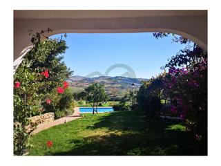 Casa a Gastor (El). Finca ecuestre, 5 apartamentos, 2 estudios, piscina, 66 ha.