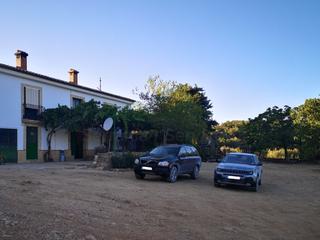 Casa a Montejaque. Finca de 160 ha. cortijo, casa huéspedes, naves, agua de mananti