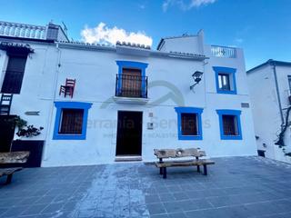 Casa  N/a. Acogedora casa reformada en el centro de parauta