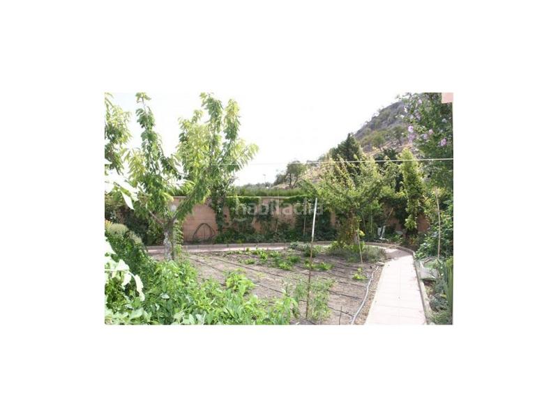 Foto 10214ad6-44e4-4b0d-9324-f615c344f414. Chalet magnífico chalet con huerto y jardín en Cuevas del Becerro