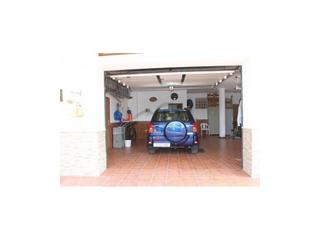 Xalet a Cuevas del Becerro. Magnífico chalet con huerto y jardín