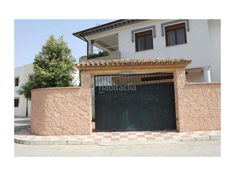 Foto fecac73d-d312-4aed-9d5c-1f9988b21143. Chalet magnífico chalet con huerto y jardín en Cuevas del Becerro