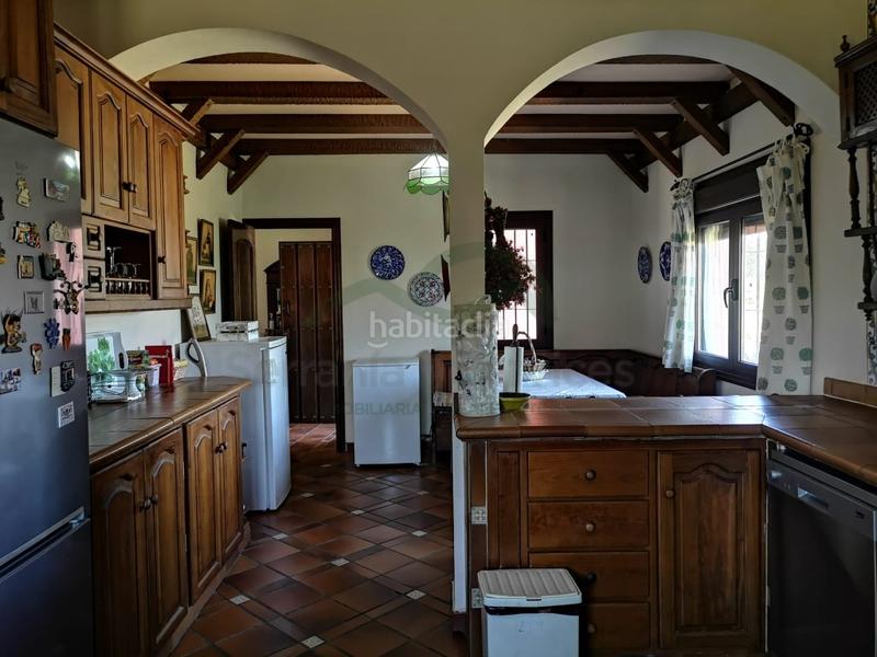 Foto 0ce8114a-29ef-4647-9ca8-58511d6068ac. Masia a Arriate