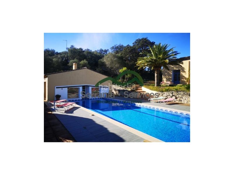 Foto 4498e3e2-bcb7-46ec-ab24-1d997480bc90. Casa  de campo 7 dormitoriospiscina casa huespedes16 has en Gaucín