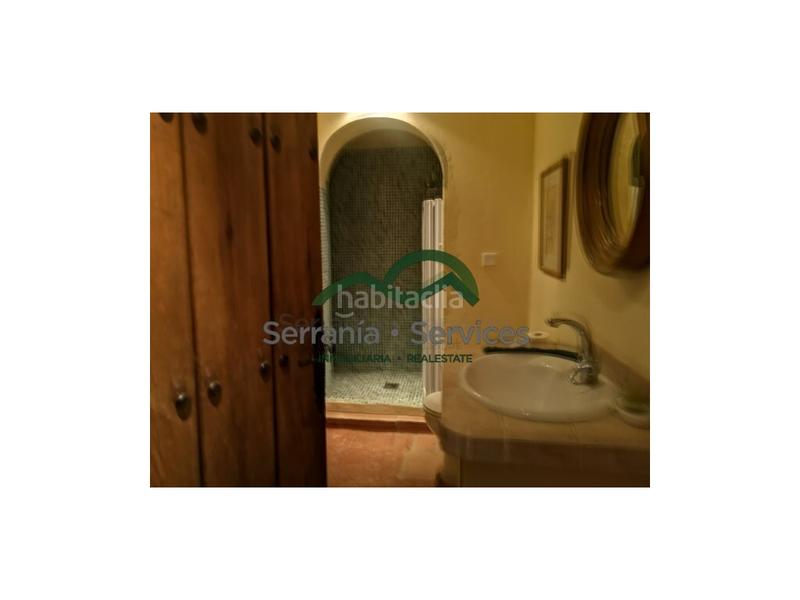 Foto 7b893821-6bb5-4ab9-99cf-c5a88d2eff6f. Casa  de campo 7 dormitoriospiscina casa huespedes16 has en Gaucín