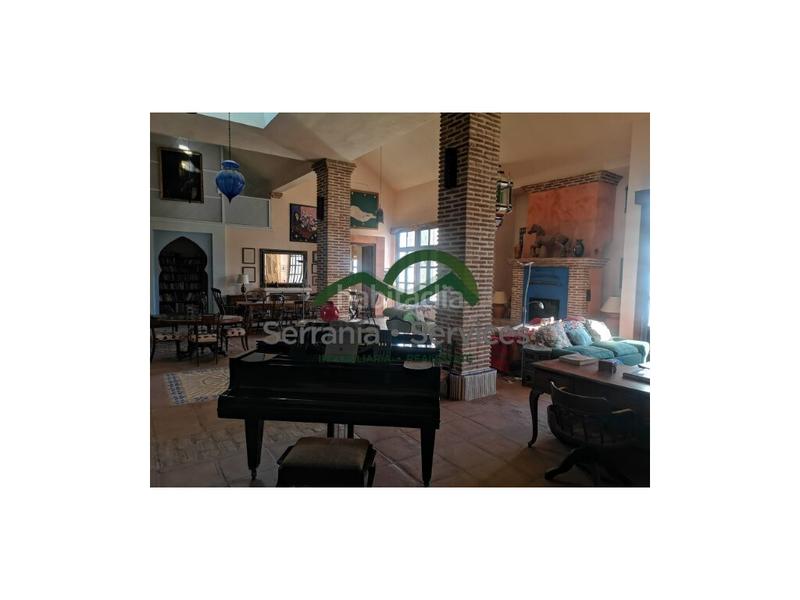 Foto d57e3022-5c6d-4469-a8af-5a5b9fe283b7. Casa  de campo 7 dormitoriospiscina casa huespedes16 has en Gaucín