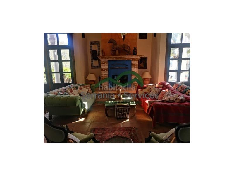 Foto dc86fb94-0134-465d-912c-298386892350. Casa  de campo 7 dormitoriospiscina casa huespedes16 has en Gaucín