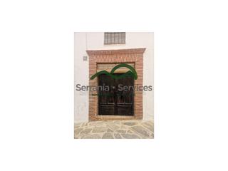 Masia a Faraján. Gran casa con huerto, garajes, piscina y agua propia.