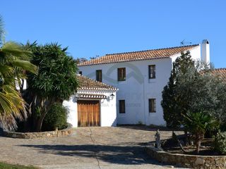 Masia en Almog�a. Finca ecuestre de 13.5 hect�reas a 35 minutos de m�laga