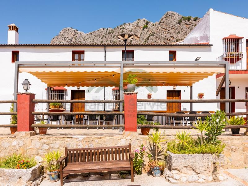 Foto bf52dfd1-6fe2-4bd5-aef5-2d6c6832dfe8. Geschäftsraum in Montejaque