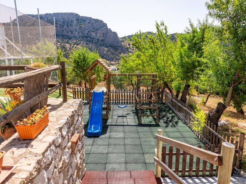 Foto c186de78-b6fa-42ed-a958-62a6532f7799. Geschäftsraum in Montejaque