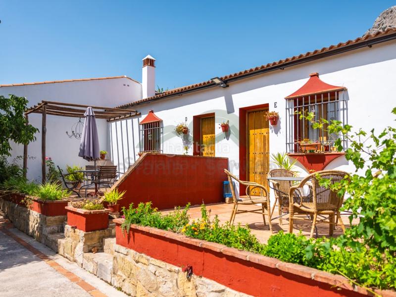 Foto fd268007-cb64-4975-be53-29da41e63766. Geschäftsraum in Montejaque