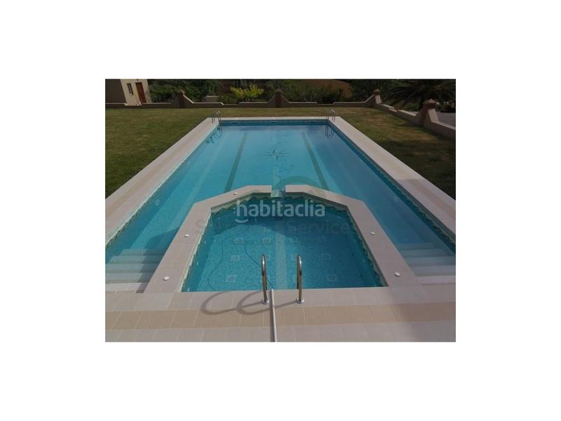 Foto 0882e253-d46b-40d6-8987-85dedce7a272. Casa a Centro Ronda