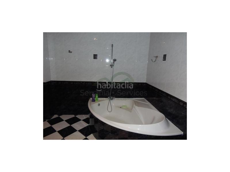 Foto c79525d9-7b24-4995-ace1-72db133ce7d2. Casa a Centro Ronda