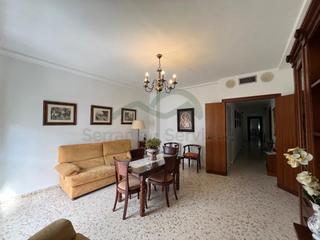 Pis a Olvera. Piso céntrico 220m2, 3 dorm, 2 baños, trastero y buhardilla.