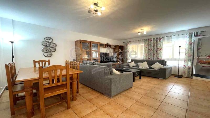 Foto 1ad54b93-9dd5-4098-9334-96efbc9e346e. Apartament a Corralejo Oliva (La)