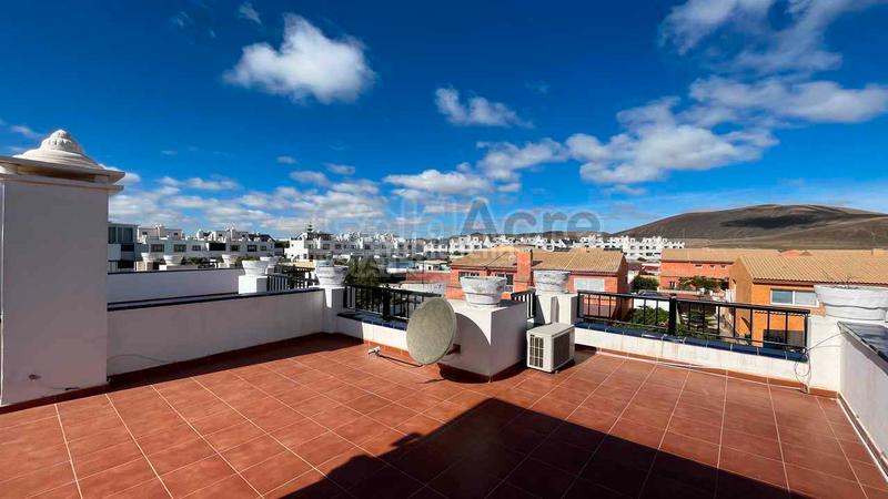 Foto 9bce1e87-bbbf-4b86-a3e6-733a87a20ff1. Dúplex en Corralejo Oliva (La)