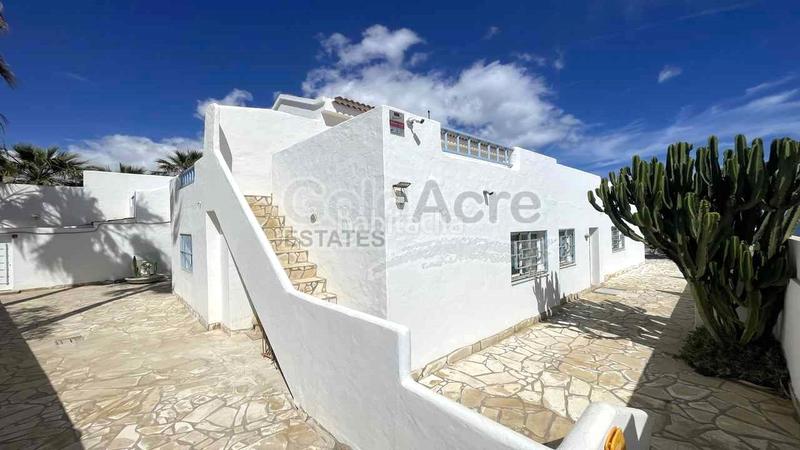 Foto f879c0b2-9d54-4405-9cd9-366c05f7fde7. Xalet a Corralejo Oliva (La)