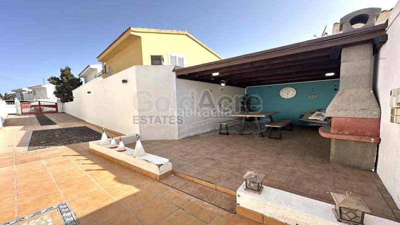 Foto 42d2b449-b541-46a8-9bc3-4f76f59449e6. Casa en Corralejo Oliva (La)