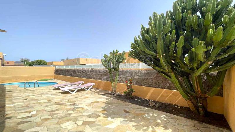 Foto 73274db5-83b8-4f4a-b979-1e6b3f7eafd4. Casa en Corralejo Oliva (La)