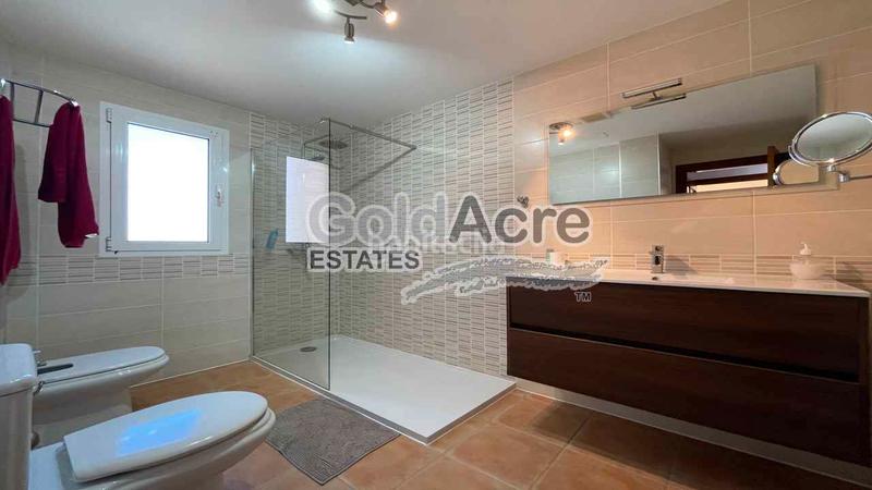 Foto 4810eeee-3b84-49a9-ac2d-d325157363cc. Casa en Corralejo Oliva (La)