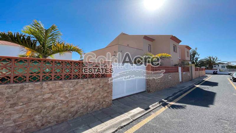 Foto d78db82c-0d08-489a-ac21-3642b740e2f0. Casa en Corralejo Oliva (La)